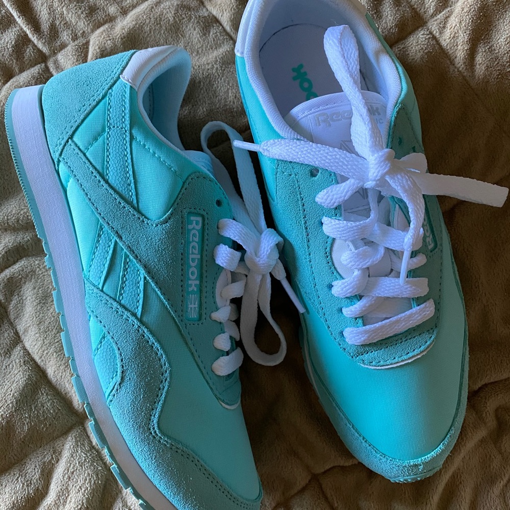 Brand New Reebok Tiffany Blue Sz 7 women’s sneakers